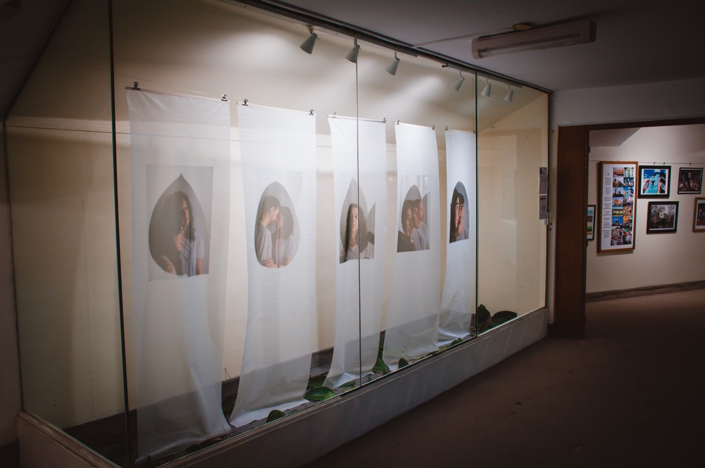 Registro de la inauguración de IDENTIKIT, por Silvana Grassi